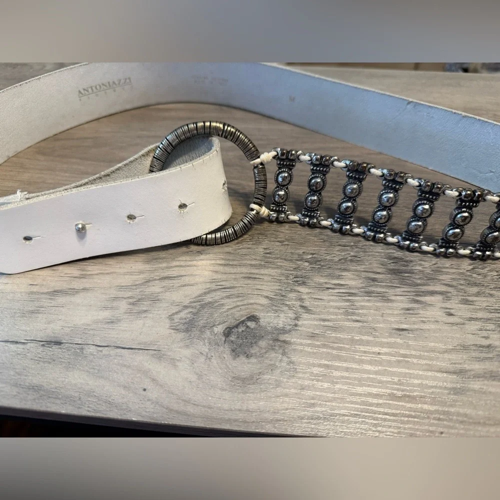ANTONIAZZI FIRENZE ITALY White Leather Loop Ring Belt Silver Links Chic Stylish